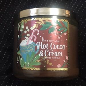 Bath & Body Works Hot Cocoa and Cream candle